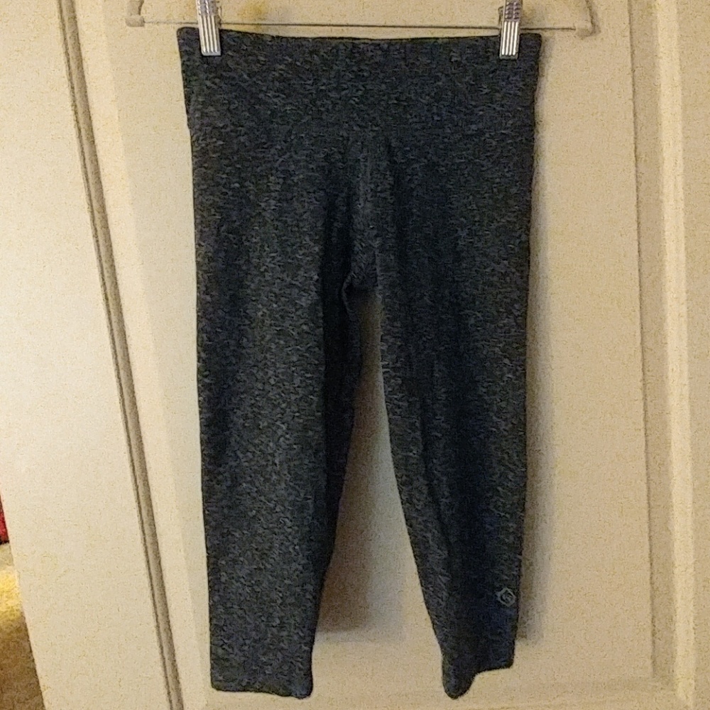 Performance Capri Leggings